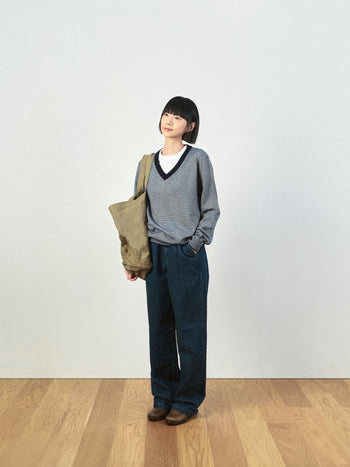 Loose Fit Pin-tuck Denim Pants (Mid Indigo)