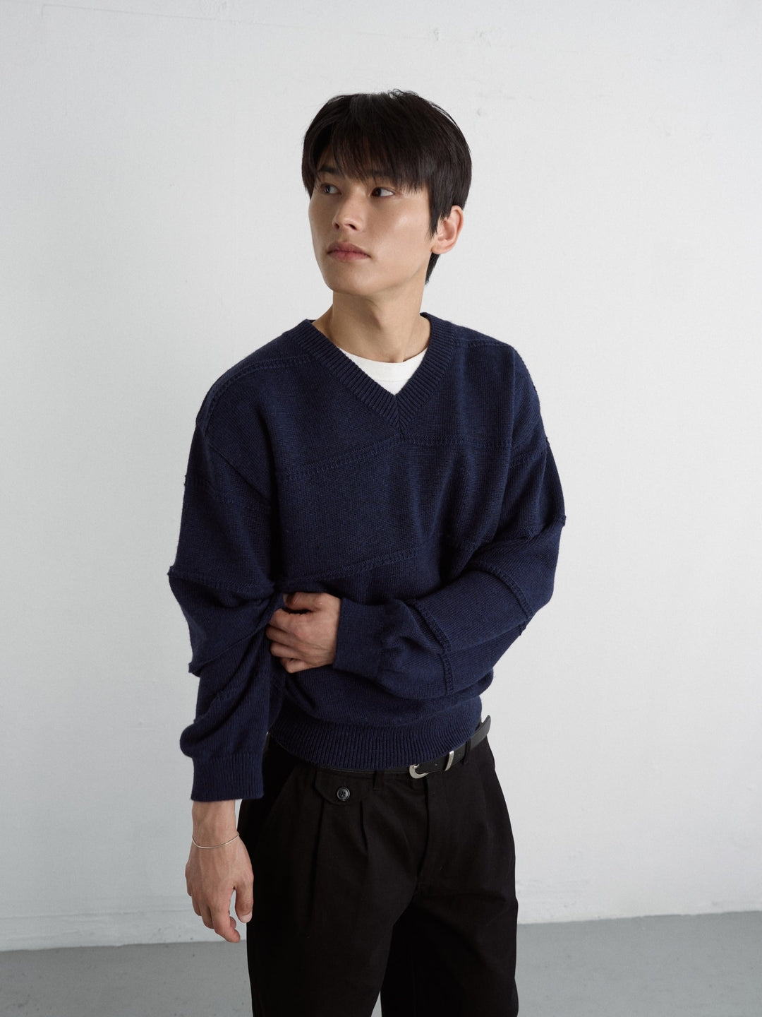Cable Stripe V-Neck Knit (Navy)