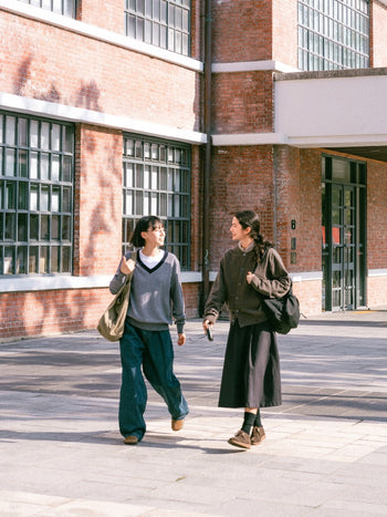 Loose Fit Pin-tuck Denim Pants - Mid Indigo | A1 (M)