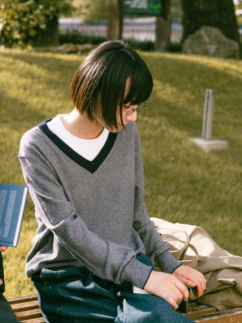 (W)Pin-Stripe V-neck Knit (Navy)