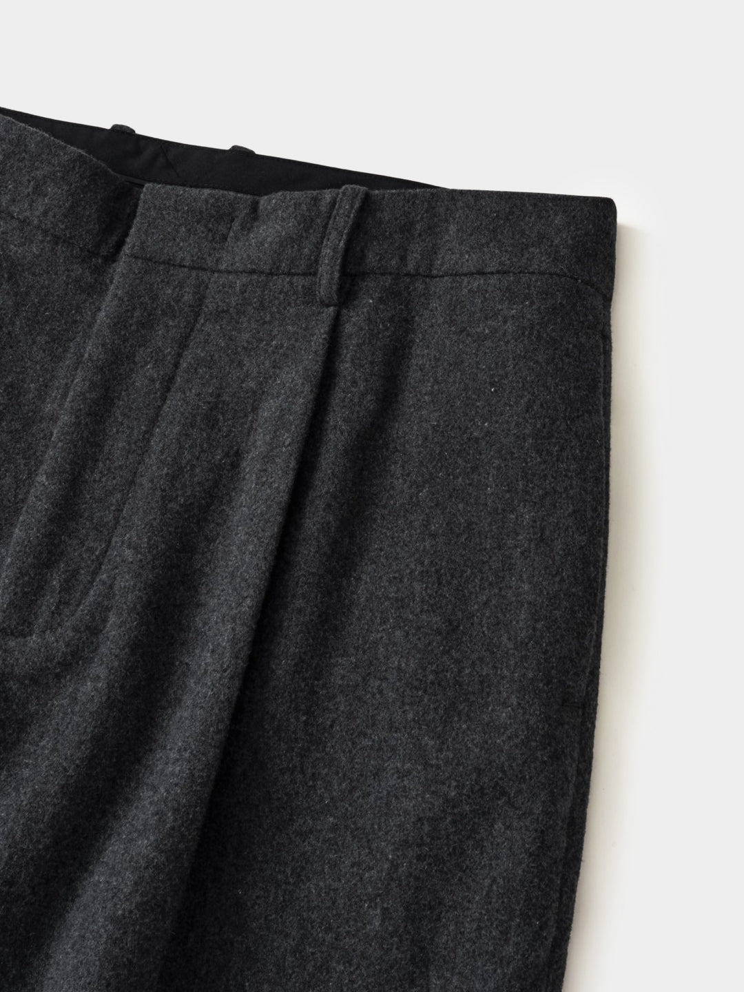 City Light Wool Pin-tuck Trouser (Black)
