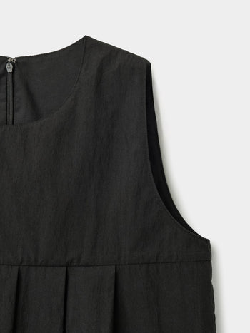 Pleats Sleeveless Top (Black)