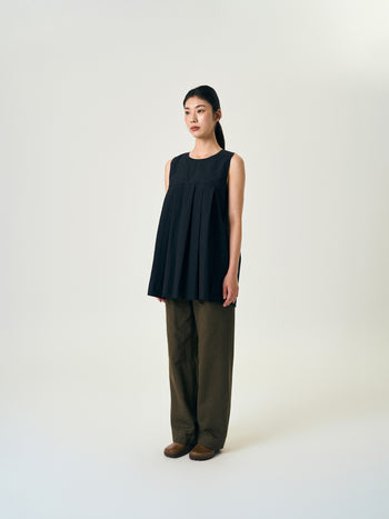 Pleats Sleeveless Top (Black)