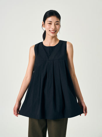 Pleats Sleeveless Top (Black)