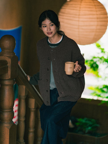 Fine Wool Roundneck Cardigan (Navy)