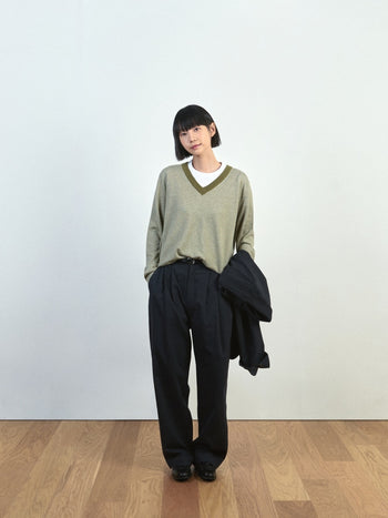 (W)Pin-Stripe V-neck Knit (Olive)