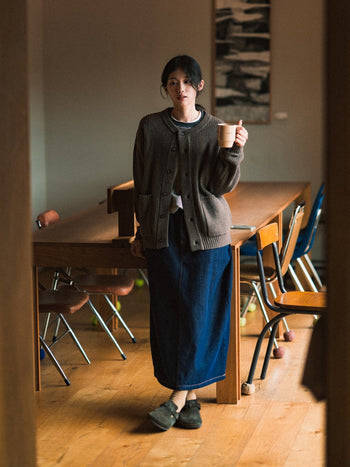 Fine Wool Roundneck Cardigan (Brown)