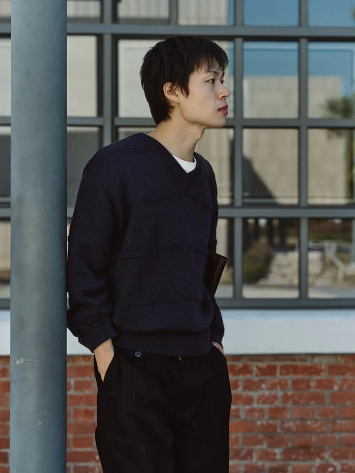 

A navy V-neck and black chinos on a clear afternoon — 5