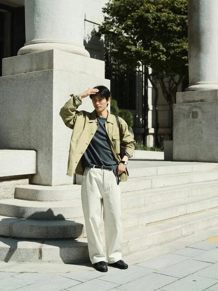 Light khaki through the old streets — 1